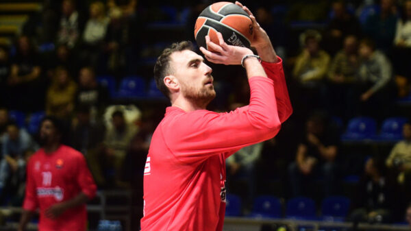 The match of the 22nd round of the Turkish Airlines Euroleague between KK Partizan Mozzart Bet and KK Olympiacos Piraeus was played at the Aleksandar Nikolic Basketball Hall.Utakmica 22. kola Turkish Airlines Evrolige izmedju KK Partizan Mozzart Bet i KK Olympiacos Piraeus odigrana je u Kosarkaskoj dvorani Aleksandar Nikolic.