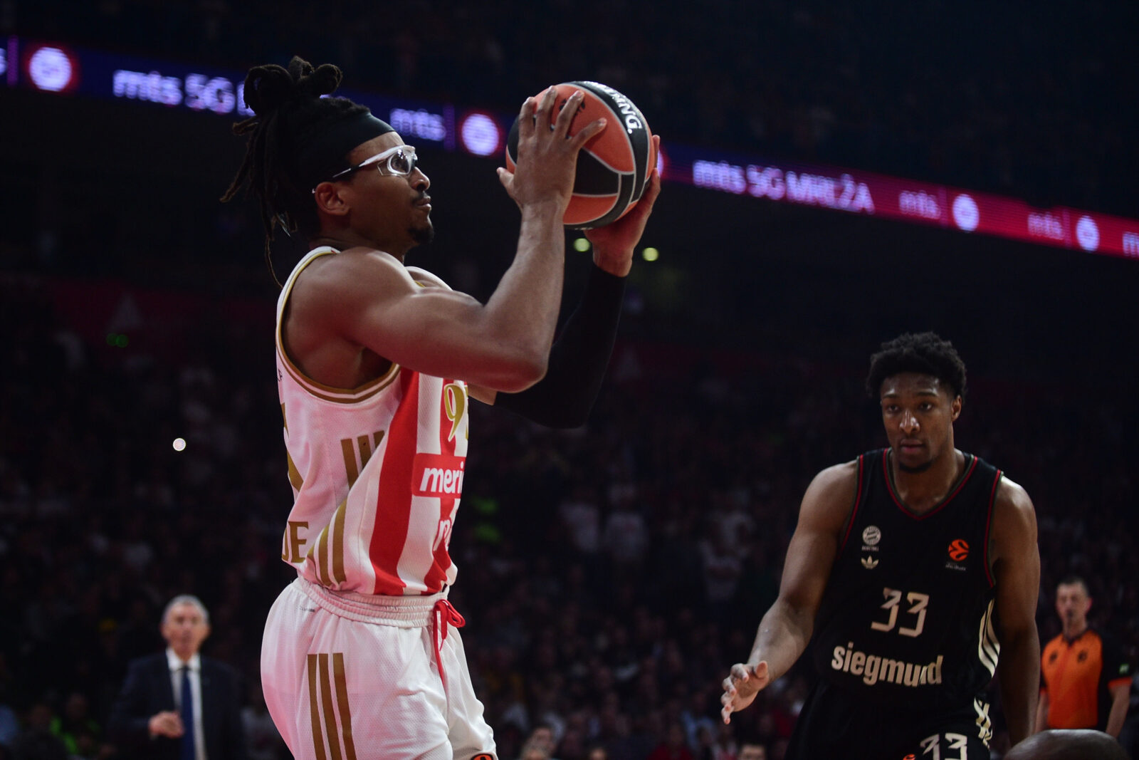 The match of the 30th round of the Turkish Airlines Euroleague between KK Crvena zvezda MeridianBet and FC Bayern Munich was played at the Belgrade Arena. Utakmica 30. kola Turkish Airlines Evrolige izmedju KK Crvena zvezda MeridianBet i FC Bayern Munich odigrana je u Beogradskoj Areni.