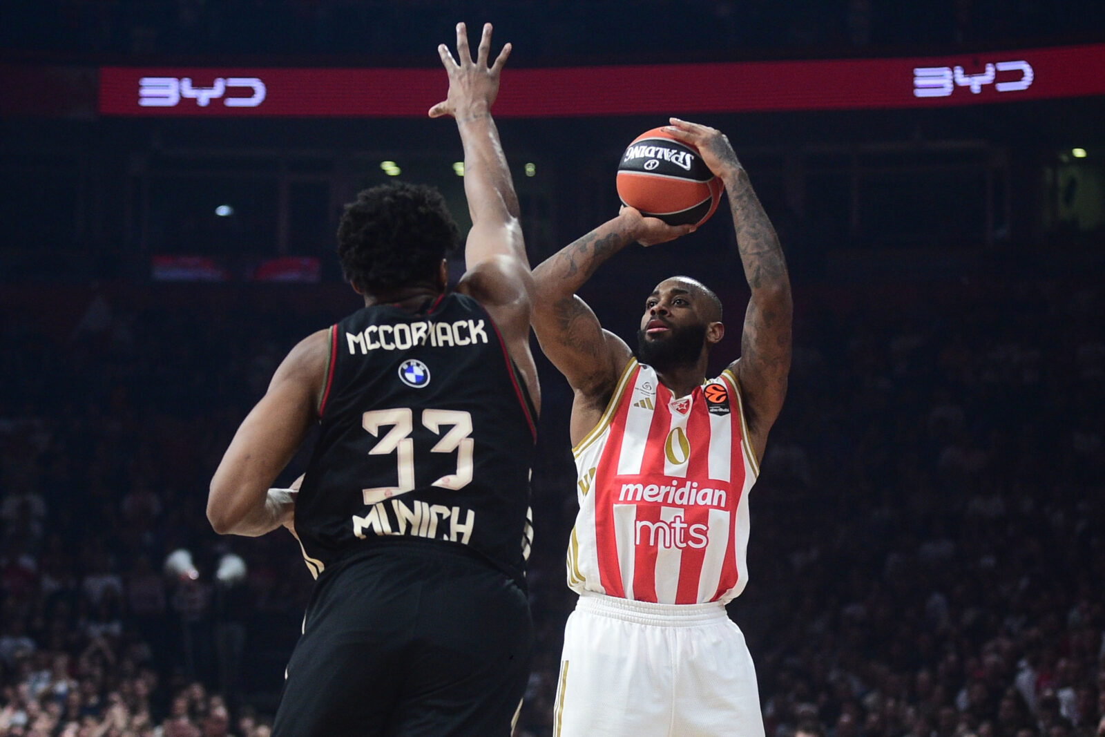 The match of the 30th round of the Turkish Airlines Euroleague between KK Crvena zvezda MeridianBet and FC Bayern Munich was played at the Belgrade Arena. Utakmica 30. kola Turkish Airlines Evrolige izmedju KK Crvena zvezda MeridianBet i FC Bayern Munich odigrana je u Beogradskoj Areni.