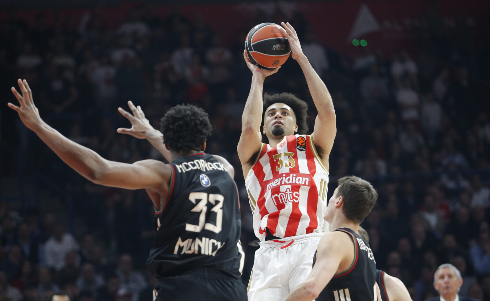 The match of the 30th round of the Turkish Airlines Euroleague between KK Crvena zvezda MeridianBet and FC Bayern Munich was played at the Belgrade Arena. Utakmica 30. kola Turkish Airlines Evrolige izmedju KK Crvena zvezda MeridianBet i FC Bayern Munich odigrana je u Beogradskoj Areni.
