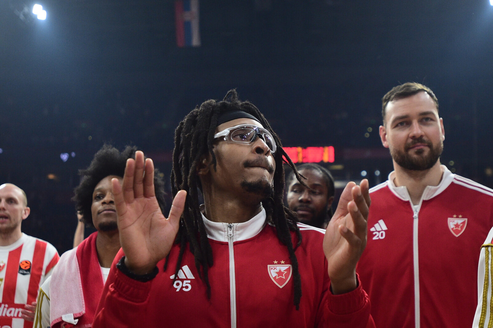 The match of the 31st round of the Turkish Airlines Euroleague between KK Crvena zvezda MeridianBet and BC Fenerbahce Beko was played in the Belgrade Arena. Utakmica 31. kola Turkish Airlines Evrolige izmedju KK Crvena zvezda MeridianBet i BC Fenerbahce Beko odigrana je u Beogradskoj Areni.