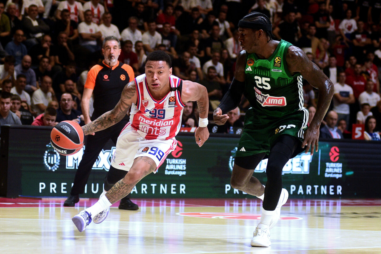 The match of the sixth round of the Turkish Airlines Euroleague between KK Crvena zvezda MeridianBet and KK Panathinaikos Aktor was played in the Aleksandar Nikolic hall. Utakmica sestog kola Turkish Airlines Evrolige izmedju KK Crvena zvezda MeridianBet i KK Panathinaikos Aktor odigrana je u hali Aleksandar Nikolic.