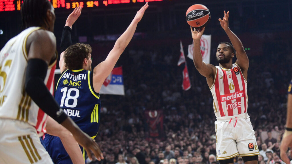 The match of the 31st round of the Turkish Airlines Euroleague between KK Crvena zvezda MeridianBet and BC Fenerbahce Beko was played in the Belgrade Arena. Utakmica 31. kola Turkish Airlines Evrolige izmedju KK Crvena zvezda MeridianBet i BC Fenerbahce Beko odigrana je u Beogradskoj Areni.