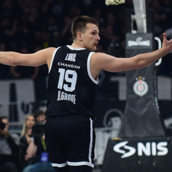 The match of the 30th round of the Turkish Airlines Euroleague between KK Partizan Mozzart Bet and BC Dubai Basketball was played in the Belgrade Arena. Utakmica 30. kola Turkish Airlines Evrolige izmedju KK Partizan Mozzart Bet i BC Dubai Basketball odigrana je u Beogradskoj Areni.