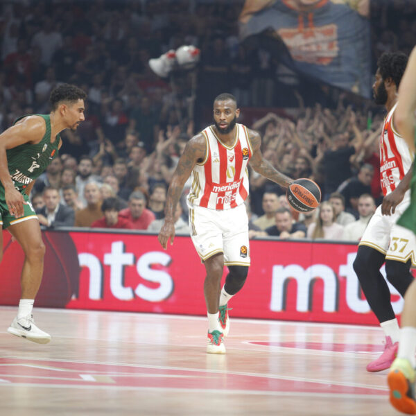 The match of the 4th round of the Turkish Airlines Euroleague between KK Crvena Zvezda Meridianbet and BC Zalgiris was played at the Belgrade Arena. Utakmica 4. kola Turkish Airlines Evrolige izmedju KK Crvena Zvezda Meridianbet i BC Zalgiris odigrana je u Beogradskoj Areni.