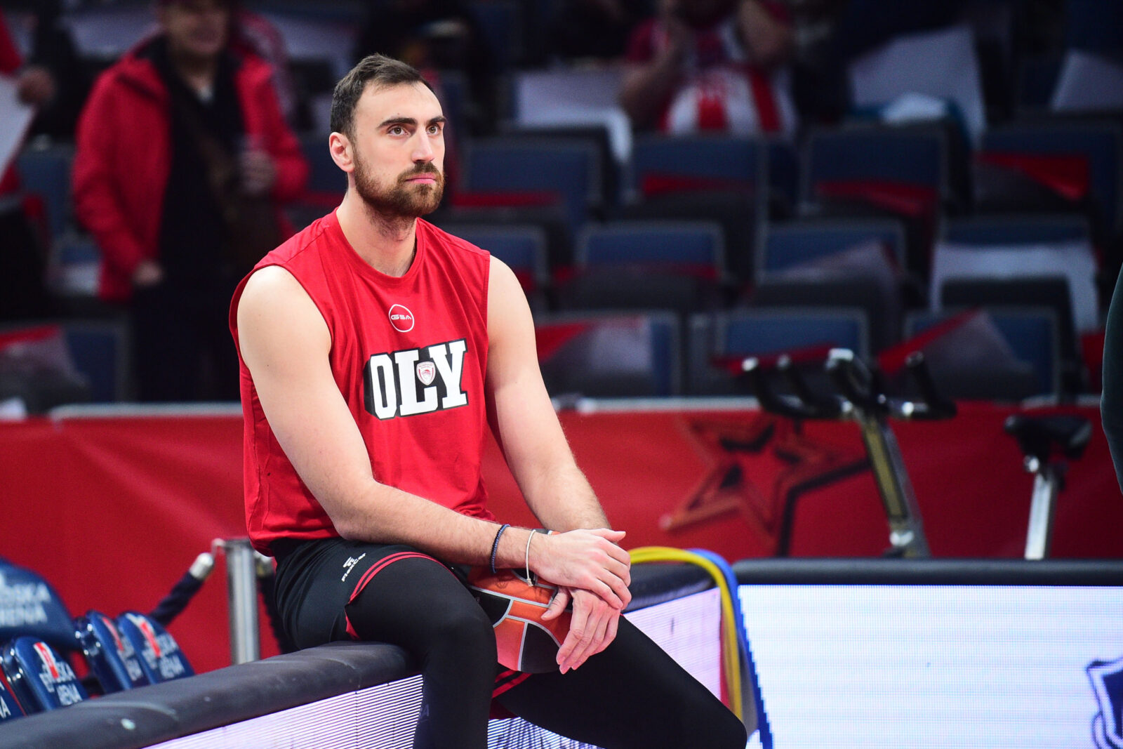 The match of the 13th round of the Turkish Airlines Euroleague between KK Crvena zvezda Meridianbet and KK Olympiacos Piraeus was played at the Belgrade Arena. Utakmica 13. kola Turkish Airlines Evrolige izmedju KK Crvena zvezda Meridianbet i KK Olympiacos Piraeus odigrana je u Beogradskoj Areni.