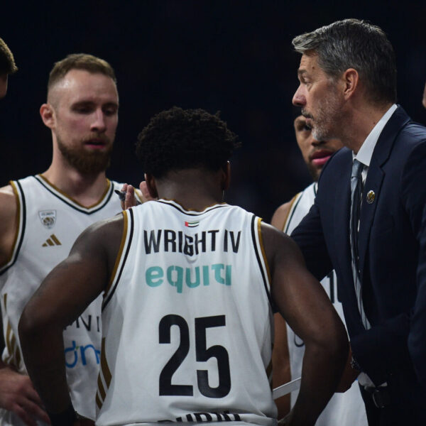 The match of the 30th round of the Turkish Airlines Euroleague between KK Partizan Mozzart Bet and BC Dubai Basketball was played in the Belgrade Arena. Utakmica 30. kola Turkish Airlines Evrolige izmedju KK Partizan Mozzart Bet i BC Dubai Basketball odigrana je u Beogradskoj Areni.