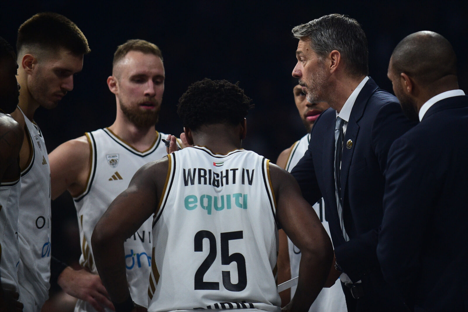 The match of the 30th round of the Turkish Airlines Euroleague between KK Partizan Mozzart Bet and BC Dubai Basketball was played in the Belgrade Arena. Utakmica 30. kola Turkish Airlines Evrolige izmedju KK Partizan Mozzart Bet i BC Dubai Basketball odigrana je u Beogradskoj Areni.