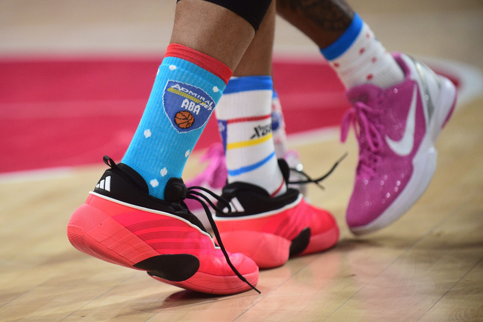 The match of the fourth round of the second phase of the AdmiralBet ABA League between KK Crvena zvezda MeridianBet and KK Patizan Mozzart Bet was played at the Belgrade Arena. Utakmica cetvrte runde druge faze AdmiralBet ABA League izmedju KK Crvena zvezda MeridianBet i KK Patizan Mozzart Bet odigrana je u Beogradskoj Areni.