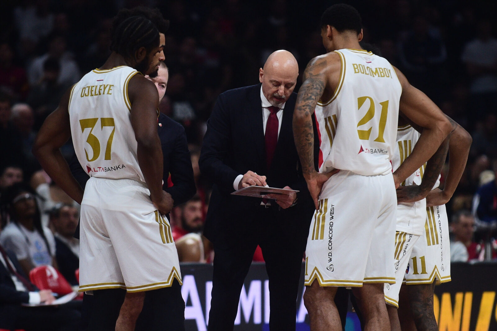 The match of the fourth round of the second phase of the AdmiralBet ABA League between KK Crvena zvezda MeridianBet and KK Patizan Mozzart Bet was played at the Belgrade Arena. Utakmica cetvrte runde druge faze AdmiralBet ABA League izmedju KK Crvena zvezda MeridianBet i KK Patizan Mozzart Bet odigrana je u Beogradskoj Areni.