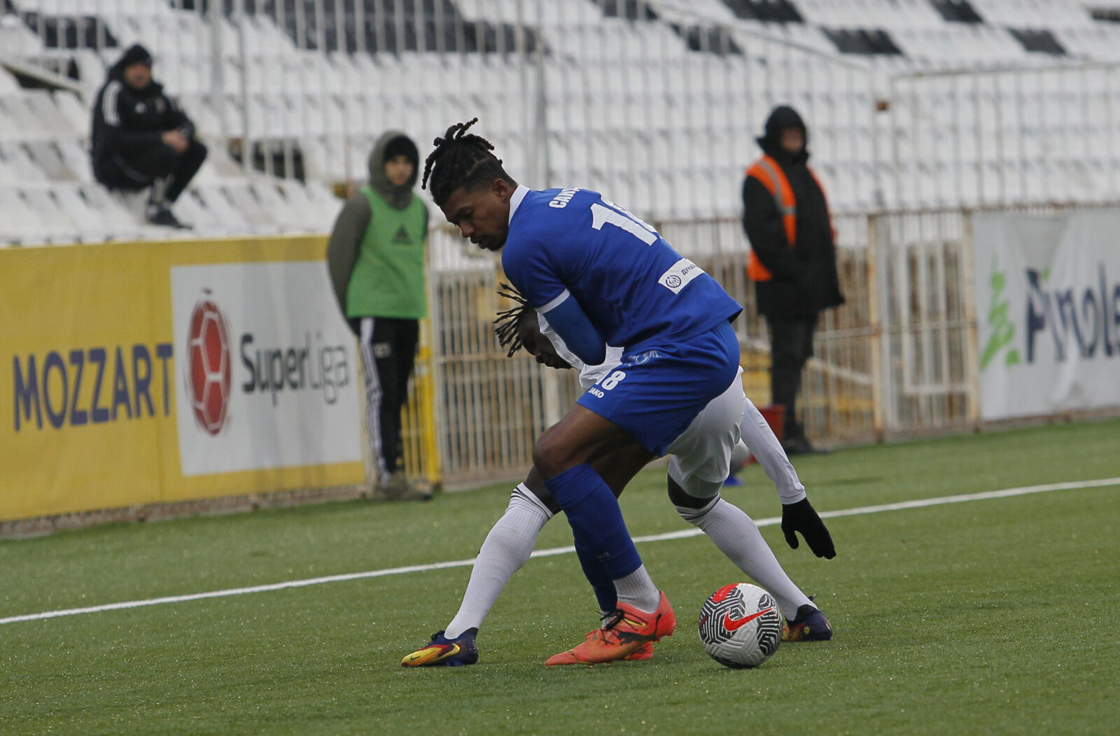 The match of the 19th round of the Mozzart Bet Super League of Serbia between FK Cukaricki and FK Radnik was played at the FK Cukaricki stadium. Utakmica 19. kola Mozzart Bet Super liga Srbije izmedju FK Cukaricki i FK Radnik odigrana je na stadionu FK Cukaricki.