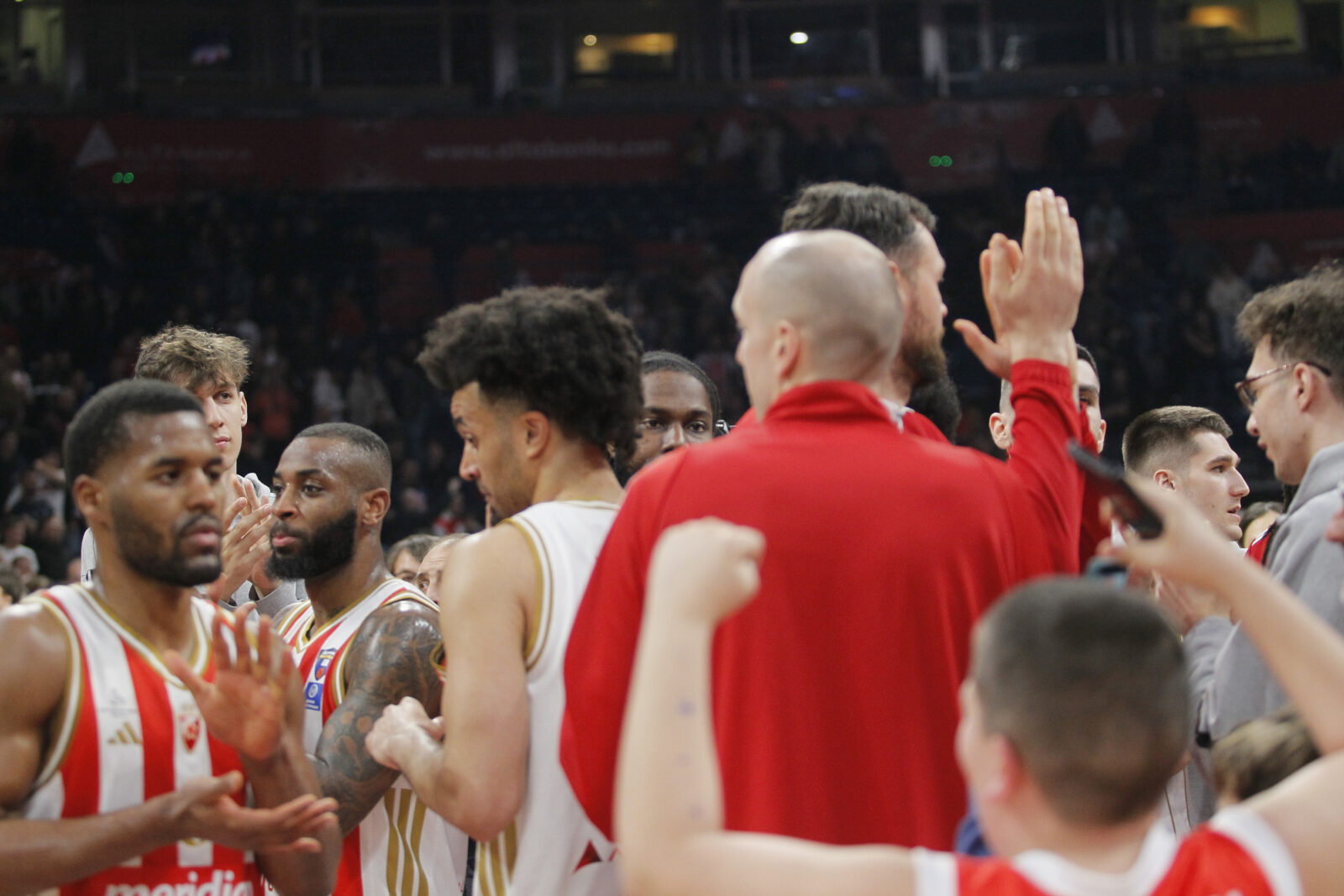 The match of the fourth round of the second phase of the AdmiralBet ABA League between KK Crvena zvezda MeridianBet and KK Patizan Mozzart Bet was played at the Belgrade Arena. Utakmica cetvrte runde druge faze AdmiralBet ABA League izmedju KK Crvena zvezda MeridianBet i KK Patizan Mozzart Bet odigrana je u Beogradskoj Areni.