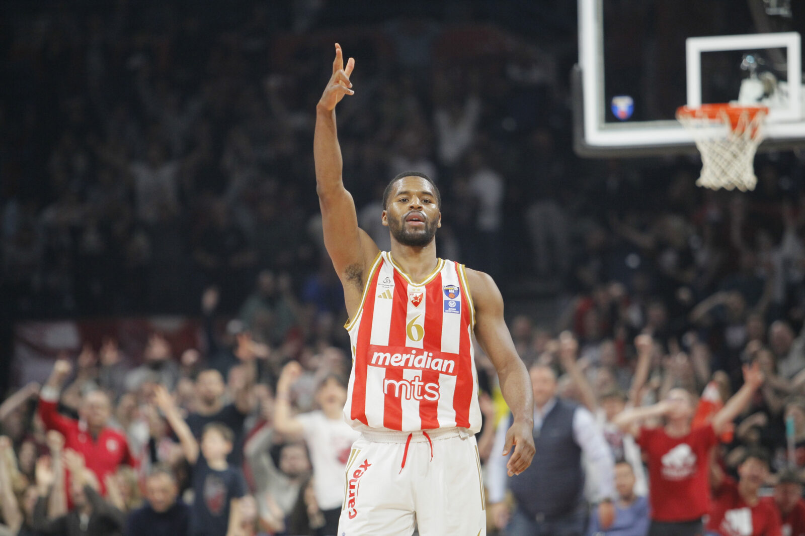 The match of the fourth round of the second phase of the AdmiralBet ABA League between KK Crvena zvezda MeridianBet and KK Patizan Mozzart Bet was played at the Belgrade Arena. Utakmica cetvrte runde druge faze AdmiralBet ABA League izmedju KK Crvena zvezda MeridianBet i KK Patizan Mozzart Bet odigrana je u Beogradskoj Areni.