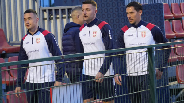 The training of the Serbian football team, which gathered before two friendly matches against Spain and Saudi Arabia, was held at the Michel Platini field in SC FSS Stara Pazova. Trening fudbalske reprezentacije Srbije koja se okupila pred dve prijateljske utakmice protiv Spanije i Saudijske Arabije, odrzan je na terenu Misel Platini u SC FSS Stara Pazova.