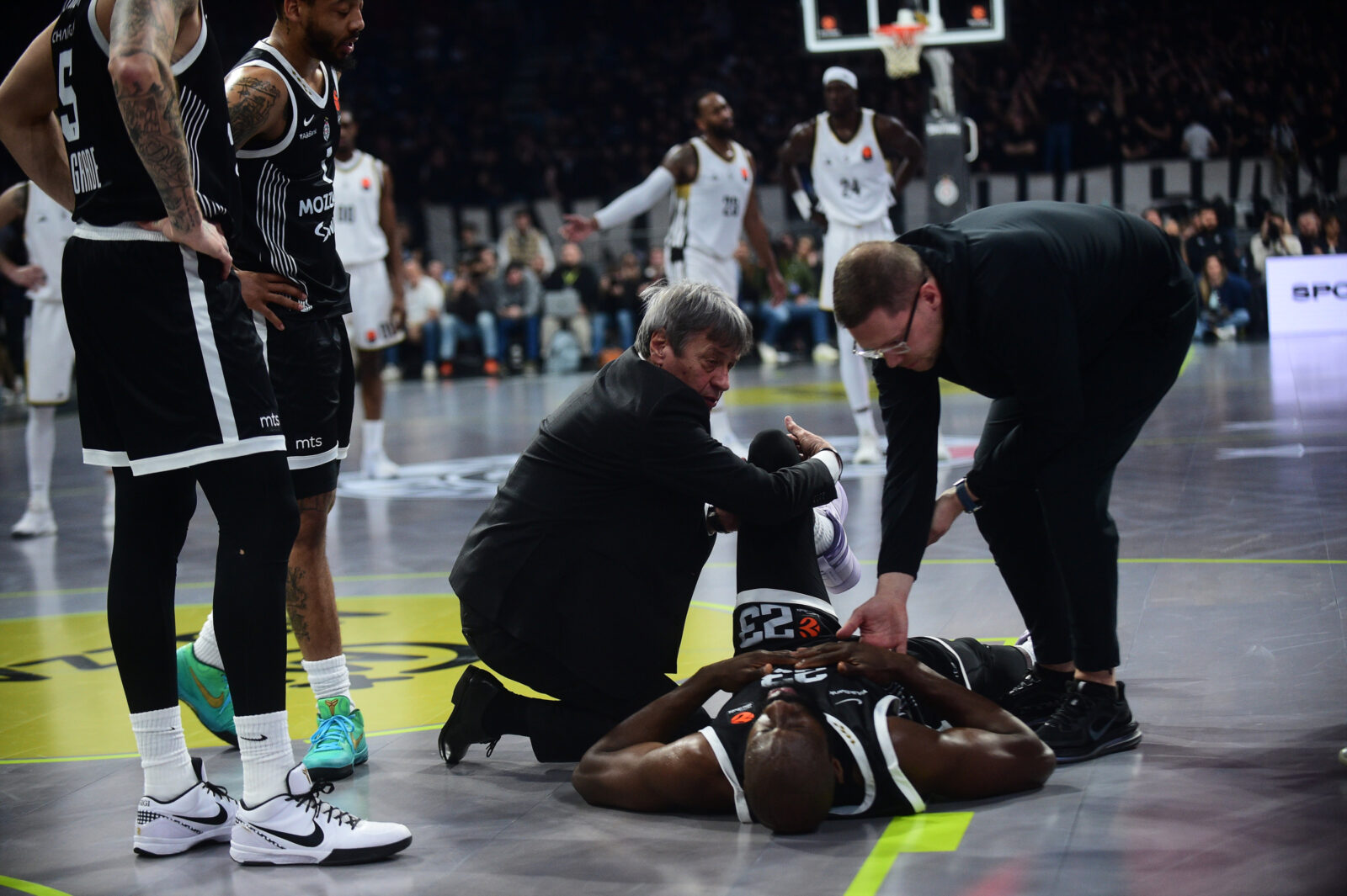 The match of the 33rd round of the Turkish Airlines Euroleague between KK Partizan Mozzart Bet and BC LDLC ASVEL was played at the Belgrade Arena. Utakmica 33. kola Turkish Airlines Evrolige izmedju KK Partizan Mozzart Bet i BC LDLC ASVEL odigrana je u Beogradskoj Areni.