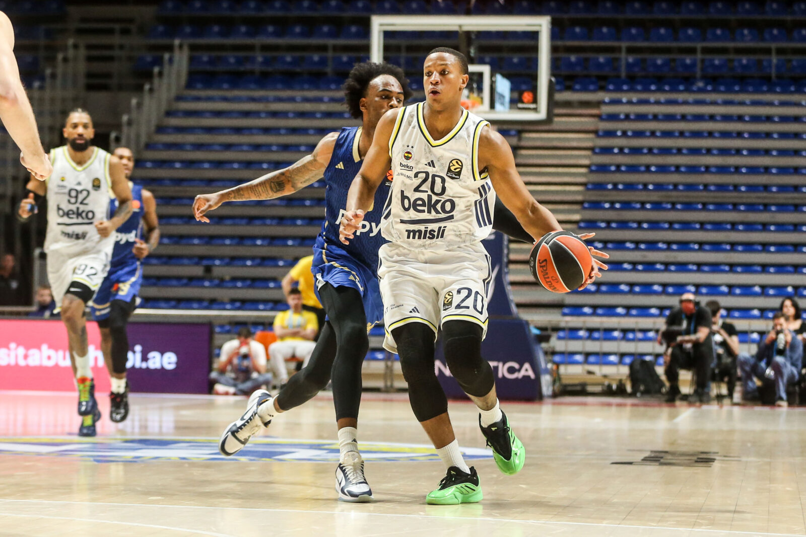 The match of the 33rd round of the Turkish Airlines Euroleague between KK Maccabi Rapyd and KK Fenerbahce Beko was played at the Aleksandar Nikolic Hall. Utakmica 33. kola Turkish Airlines Evrolige izmedju KK Maccabi Rapyd i KK Fenerbahce Beko odigrana je u hali Aleksandar Nikolic.