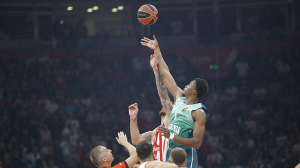 The match of the 6th round of the Turkish Airlines Euroleague between KK Crvena zvezda MeridianBet and BC Saski Baskoni was played in Belgrade Arena. Utakmica 6. kola Turkish Airlines Evrolige izmedju KK Crvena zvezda MeridianBet i BC Saski Baskoni odigrana je u Beogradskoj Areni.
