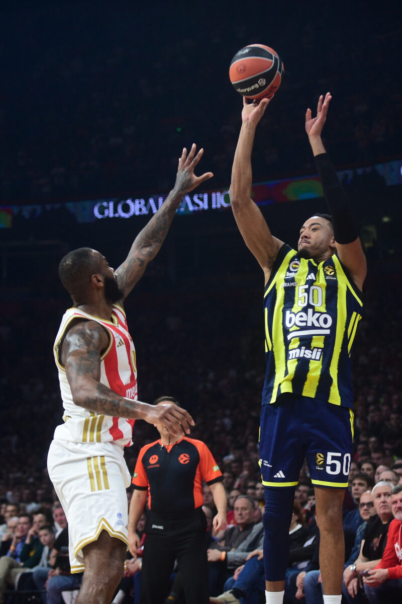 The match of the 31st round of the Turkish Airlines Euroleague between KK Crvena zvezda MeridianBet and BC Fenerbahce Beko was played in the Belgrade Arena. Utakmica 31. kola Turkish Airlines Evrolige izmedju KK Crvena zvezda MeridianBet i BC Fenerbahce Beko odigrana je u Beogradskoj Areni.