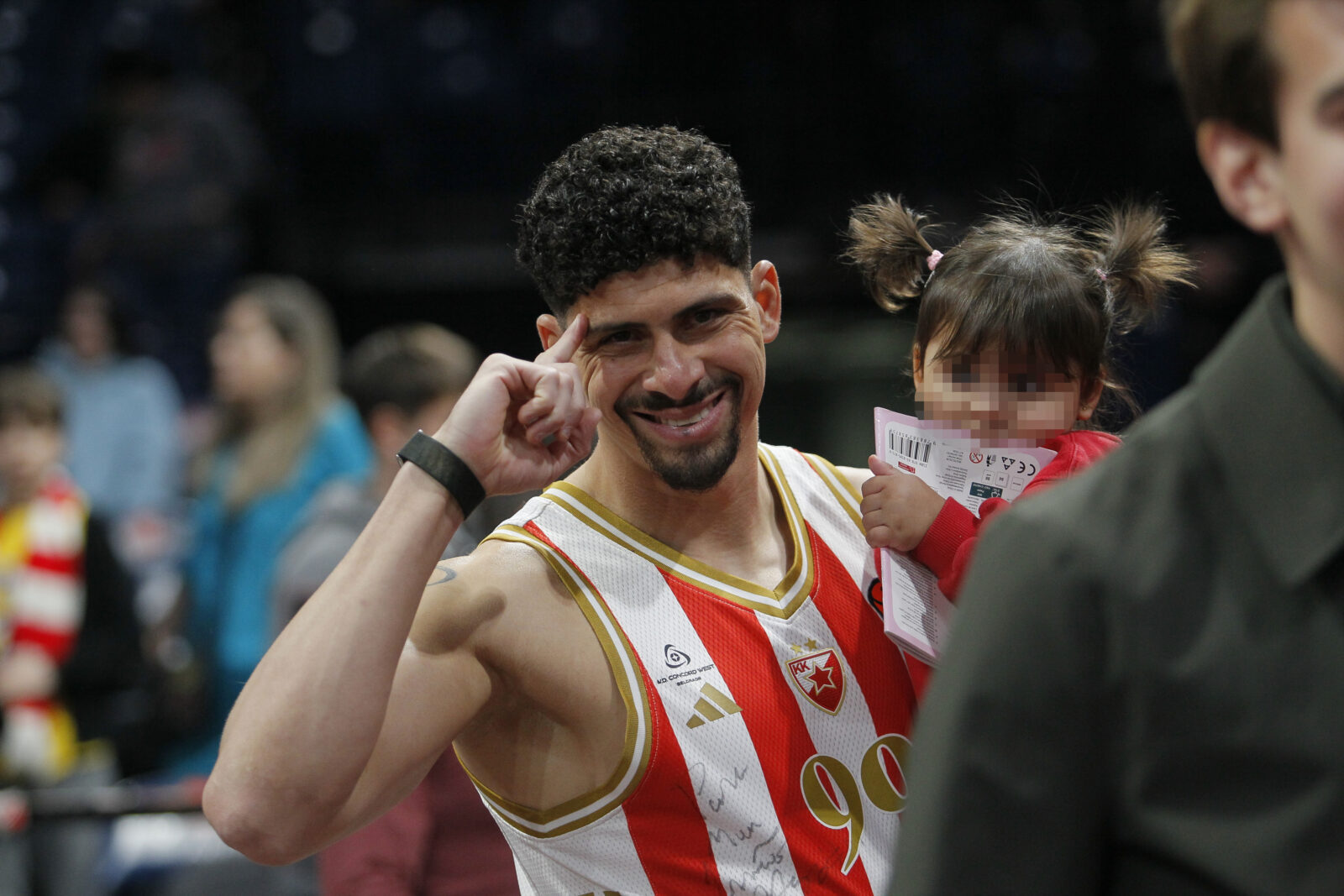 The match of the fourth round of the second phase of the AdmiralBet ABA League between KK Crvena zvezda MeridianBet and KK Patizan Mozzart Bet was played at the Belgrade Arena. Utakmica cetvrte runde druge faze AdmiralBet ABA League izmedju KK Crvena zvezda MeridianBet i KK Patizan Mozzart Bet odigrana je u Beogradskoj Areni.
