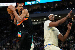 Victor Wembanyama,Myles Turner