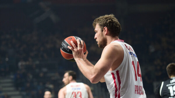 The match of the 22nd round of the Turkish Airlines Euroleague between KK Partizan Mozzart Bet and KK Olympiacos Piraeus was played at the Aleksandar Nikolic Basketball Hall. Utakmica 22. kola Turkish Airlines Evrolige izmedju KK Partizan Mozzart Bet i KK Olympiacos Piraeus odigrana je u Kosarkaskoj dvorani Aleksandar Nikolic.