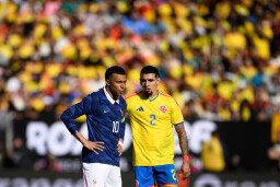 Kylian Mbappé,Daniel Muñoz