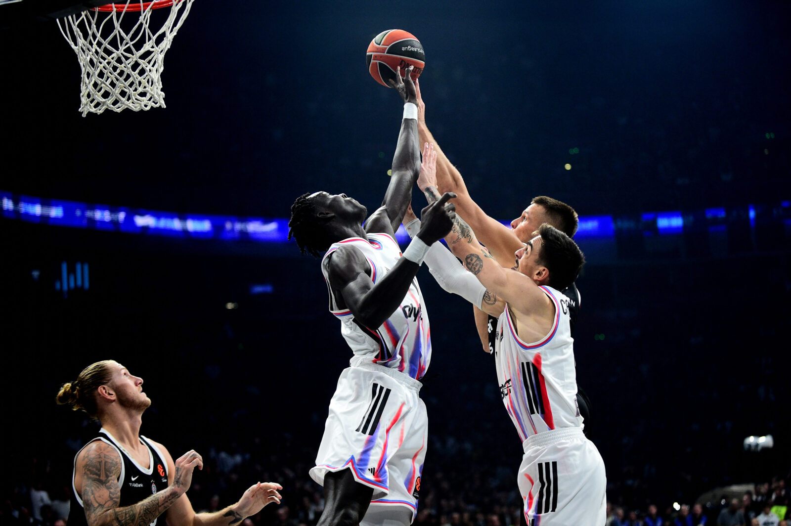 The match of the 6th round of the Turkish Airlines Euroleague between KK Partizan Mozzart Bet and BC Paris was played at the Belgrade Arena. Utakmica 6. kola Turkish Airlines Evrolige izmedju KK Partizan Mozzart Bet i BC Paris odigrana je u Beogradskoj Areni.