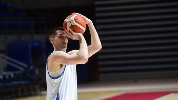 The open training of the Serbian men's basketball team was held at the Aleksandar Nikolic Hall. Otvoreni trening muske kosarkaske reprezentacije Srbije odrzan je u Dvorani Aleksandar Nikolic.