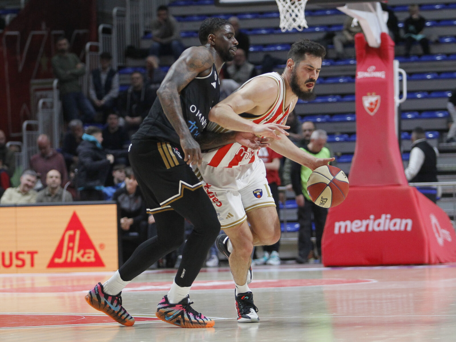 The match of the fifth round of the second phase of the AdmiralBet ABA League between KK Crvena zvezda MeridianBet and KK Dubai Basket was played at the Aleksandar Nikolic Hall. Utakmica pete runde druge faze AdmiralBet ABA League izmedju KK Crvena zvezda MeridianBet i KK Dubai Basket odigrana je u dvorani Aleksandar Nikolic.