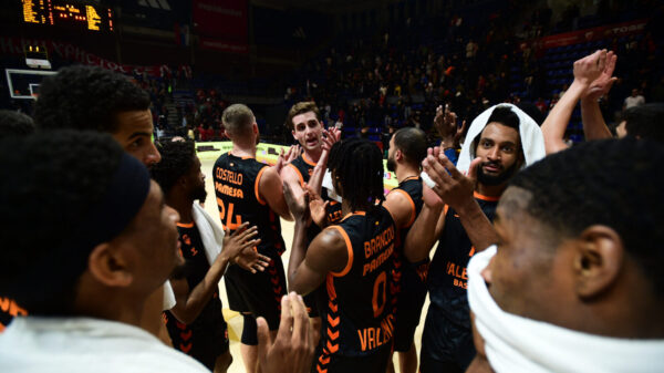 The match of the 20th round of the Turkish Airlines Euroleague between KK Crvena zvezda Meridianbet and KK Valencia was played in the Aleksandar Nikolic hall. Utakmica 20. kola Turkish Airlines Evrolige izmedju KK Crvena zvezda Meridianbet i KK Valensija odigrana je u dvorani Aleksandar Nikolic.