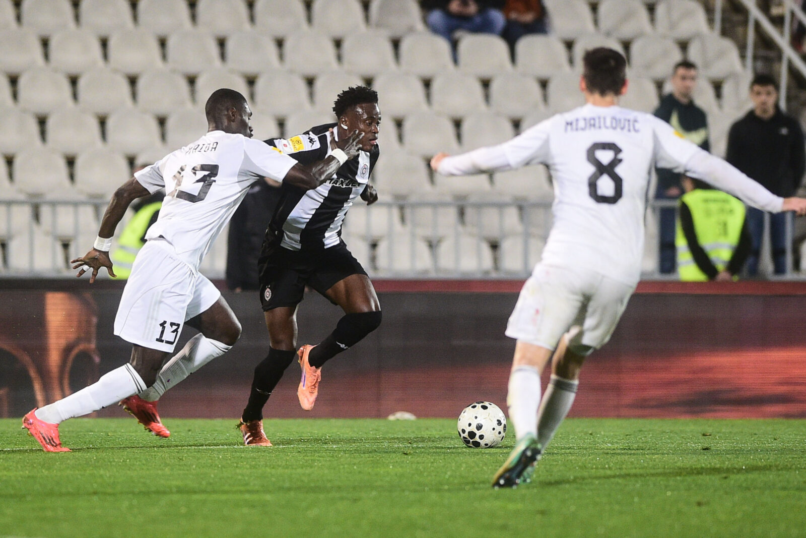 The match of the 29th round of the Mozzart Bet Super League of Serbia between FK Partizan and FK Cukaricki was played at the FK Partizan stadium. Utakmica 29. kola Mozzart Bet Super liga Srbije izmedju FK Partizan i FK Cukaricki odigrana je na stadionu FK Partizan.