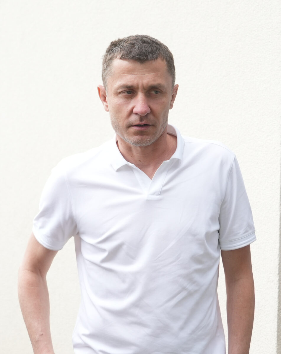 Today marks two years since the mass murder in the villages of Malo Orasje and Dubona, when nine people were killed and twelve wounded, and on that occasion a special program and a memorial football tournament were held in Malo Orasje. Danas se obelezava dve godine od masovnog ubistva u selima Malo Orasje i Dubona kada je stradalo devetoro i ranjeno dvanaestoro ljudi i tim povodom je u Malo Orasje odrzan prigodan program i memorijalni fudbalski turnir.