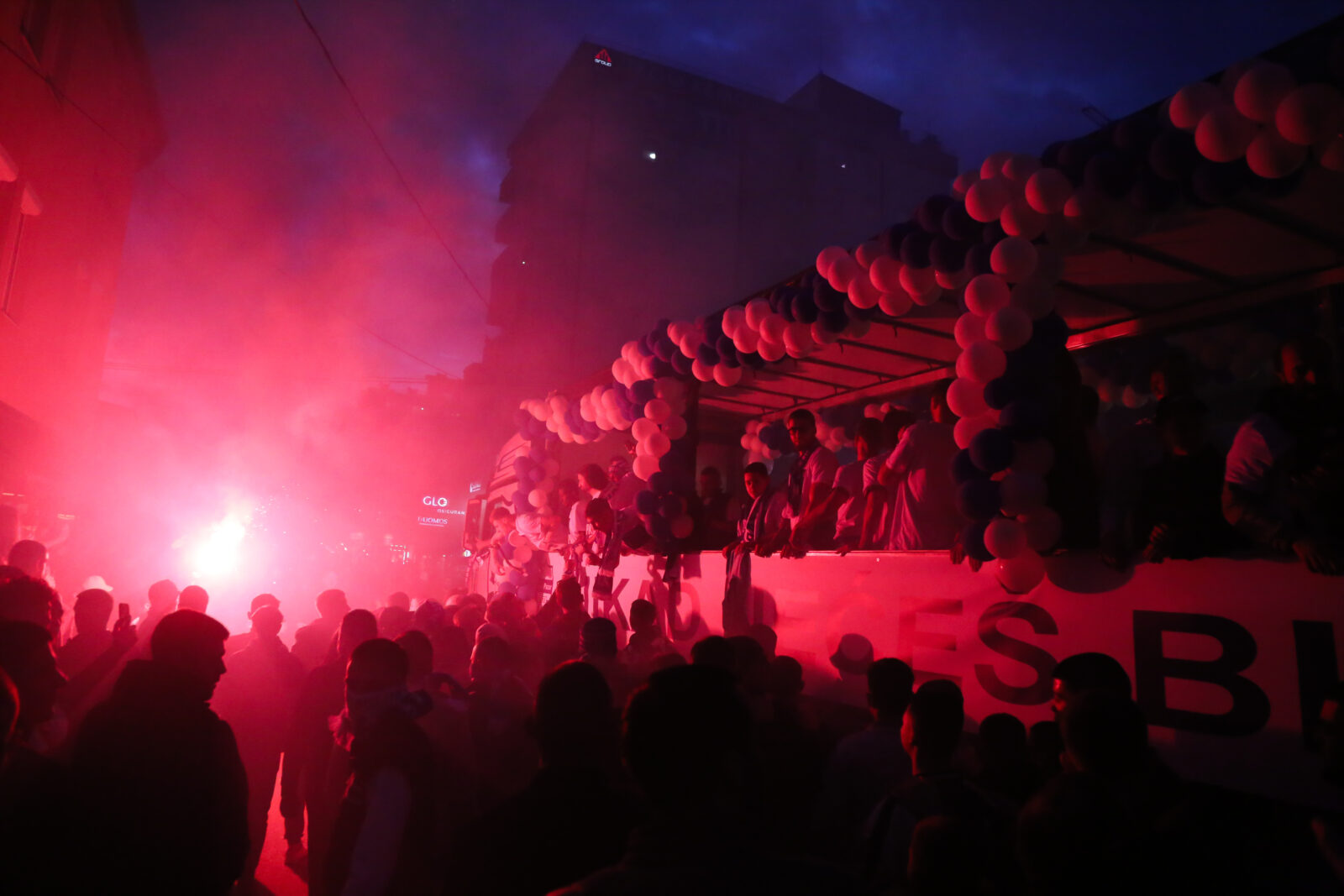 The management of FK Novi Pazar organized a big celebration on the occasion of the placement in Europe for the fans on the main square. Uprava FK Novi Pazar je organizovala veliku proslava povodom plasmana u Evropu za navijace na glavnom trgu.