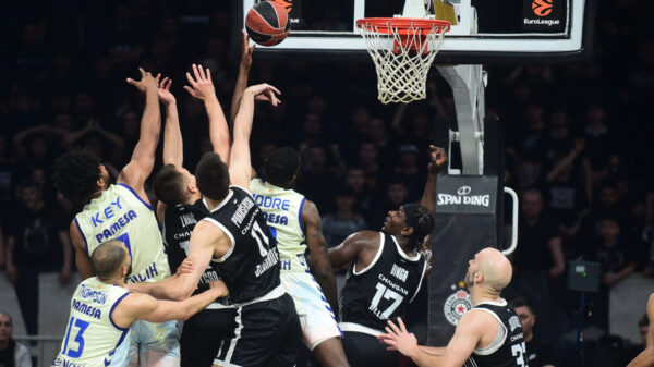 The match of the 34th round of the Turkish Airlines Euroleague between KK Partizan Mozzart Bet and BC Valencia Basket was played at the Belgrade Arena. Utakmica 34. kola Turkish Airlines Evrolige izmedju KK Partizan Mozzart Bet i BC Valencia Basket odigrana je u Beogradskoj Areni.