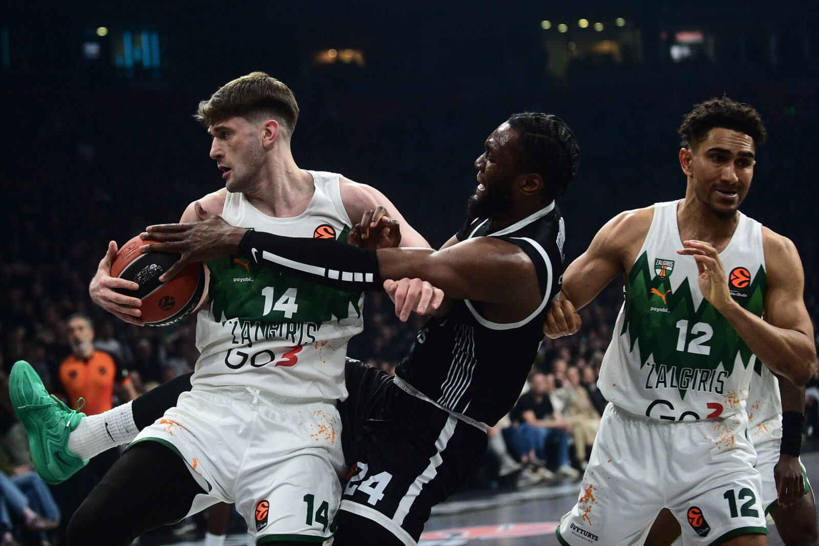 The match of the 37th round of the Turkish Airlines Euroleague between KK Partizan Mozzart Bet and KK Zalgiris Kaunas was played at the Belgrade Arena. Utakmica 37. kola Turkish Airlines Evrolige izmedju KK Partizan Mozzart Bet i KK Zalgiris Kaunas odigrana je u Beogradskoj Areni.