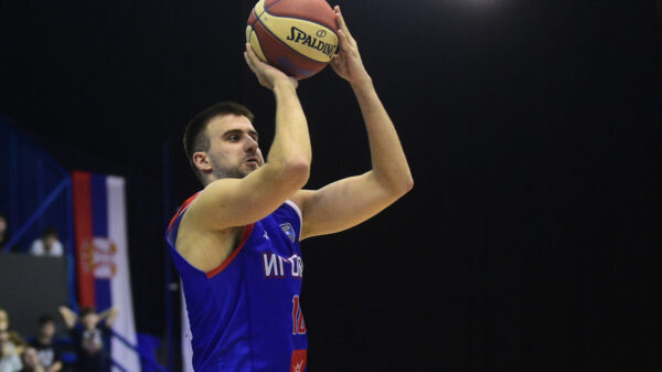 The first round match of the second phase of the AdmiralBet ABA League between KK Crvena zvezda MeridianBet and KK Igokea m:tel was played in the Ranko Zeravica Sports Hall. Utakmica prve runde druge faze AdmiralBet ABA League izmedju KK Crvena zvezda MeridianBet i KK Igokea m:tel odigrana je u hali sportova Ranko Zeravica.