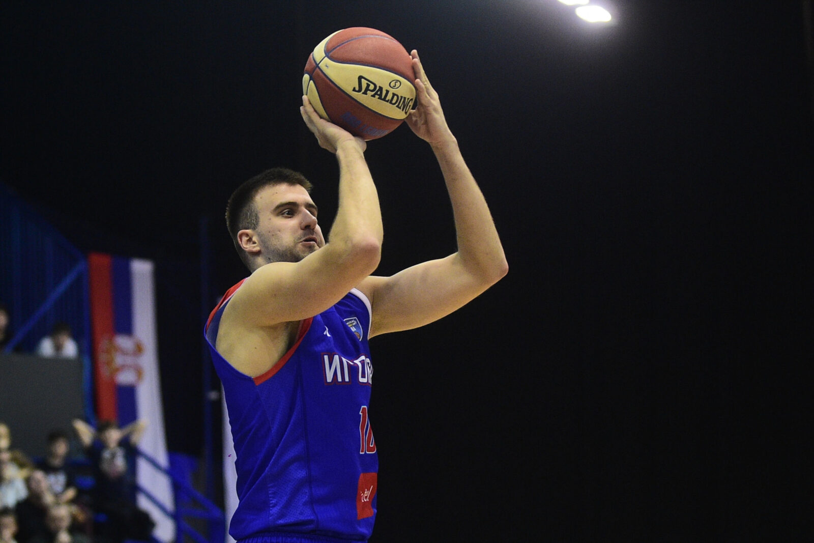 The first round match of the second phase of the AdmiralBet ABA League between KK Crvena zvezda MeridianBet and KK Igokea m:tel was played in the Ranko Zeravica Sports Hall. Utakmica prve runde druge faze AdmiralBet ABA League izmedju KK Crvena zvezda MeridianBet i KK Igokea m:tel odigrana je u hali sportova Ranko Zeravica.