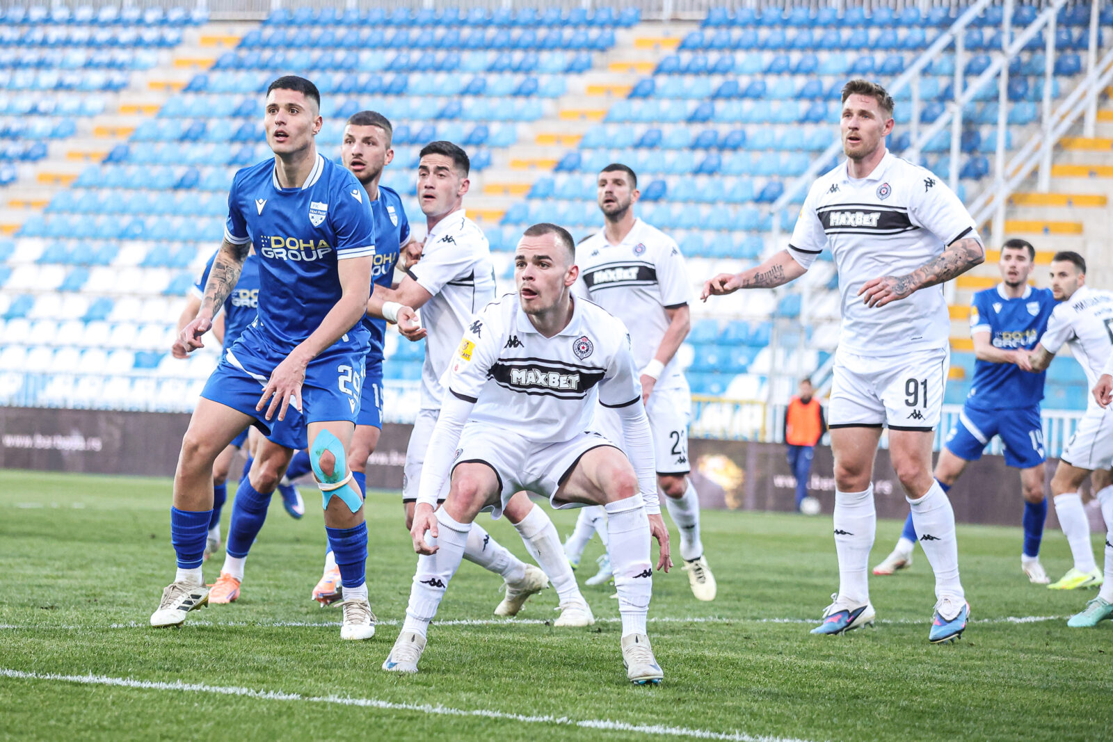 The match of the 30th round of the Mozzart Bet Super League of Serbia between FK Novi Pazar and FK Partizan was played at the City Stadium in Novi Pazar. Utakmica 30. kola Mozzart Bet Super liga Srbije izmedju FK Novi Pazar i FK Partizan odigrana je na Gradskom stadionu u Novom Pazaru.