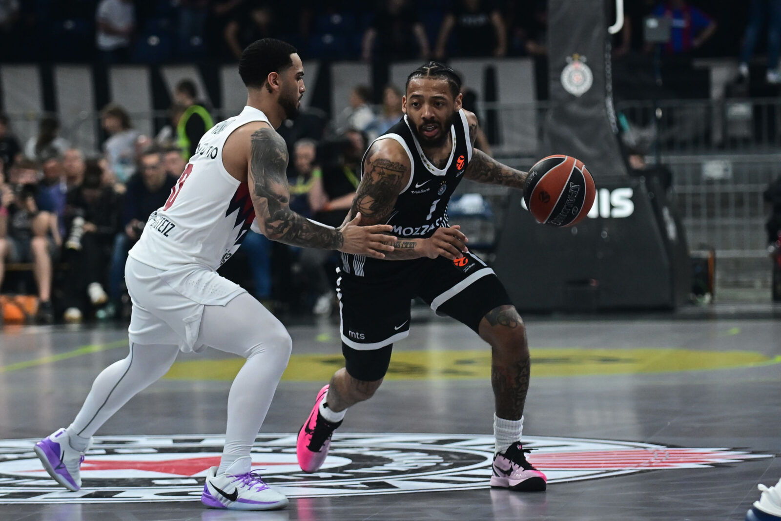 The match of the 38th round of the Turkish Airlines Euroleague between KK Partizan Mozzart Bet and KK Kosner Baskonia was played in the Belgrade Arena. Utakmica 38. kola Turkish Airlines Evrolige izmedju KK Partizan Mozzart Bet i KK Kosner Baskonia odigrana je u Beogradskoj Areni.