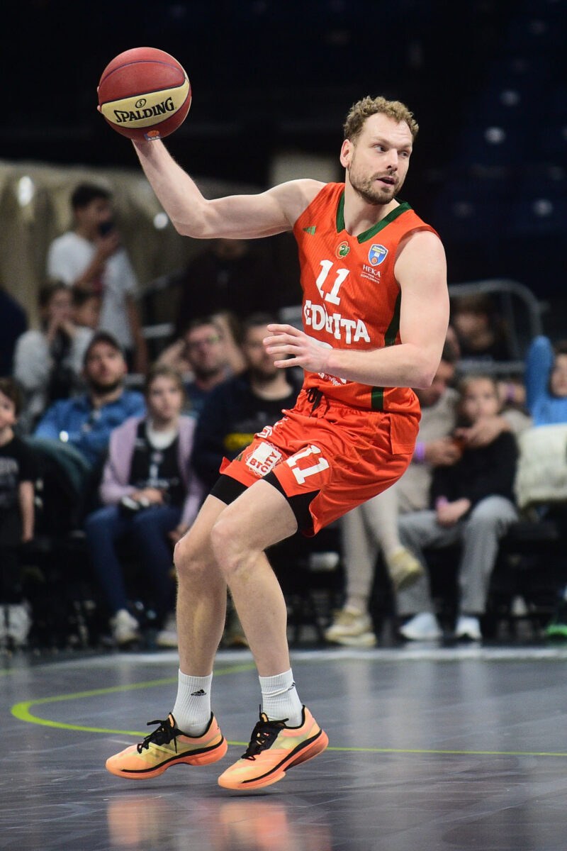 The match of the third round of the second phase of the AdmiralBet ABA League between KK Partizan Mozzart Bet and KK Cedevita Olimpija was played at the Belgrade Arena. Utakmica trece runde druge faze AdmiralBet ABA League izmedju KK Partizan Mozzart Bet i KK Cedevita Olimpija odigrana je u Beogradskoj Areni.