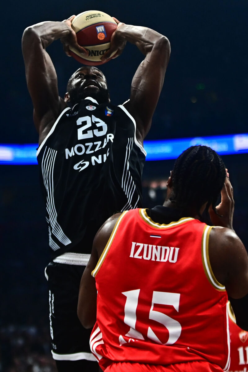 The match of the eighth round of the second phase of the AdmiralBet ABA League between KK Partizan Mozzart Bet and KK Crvena zvezda MeridianBet was played at the Belgrade Arena. Utakmica osme runde druge faze AdmiralBet ABA League izmedju KK Partizan Mozzart Bet i KK Crvena zvezda MeridianBet odigrana je u Beogradskoj Areni.