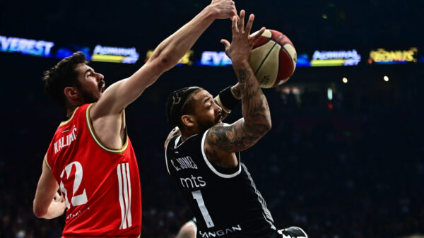 The match of the eighth round of the second phase of the AdmiralBet ABA League between KK Partizan Mozzart Bet and KK Crvena zvezda MeridianBet was played at the Belgrade Arena. Utakmica osme runde druge faze AdmiralBet ABA League izmedju KK Partizan Mozzart Bet i KK Crvena zvezda MeridianBet odigrana je u Beogradskoj Areni.