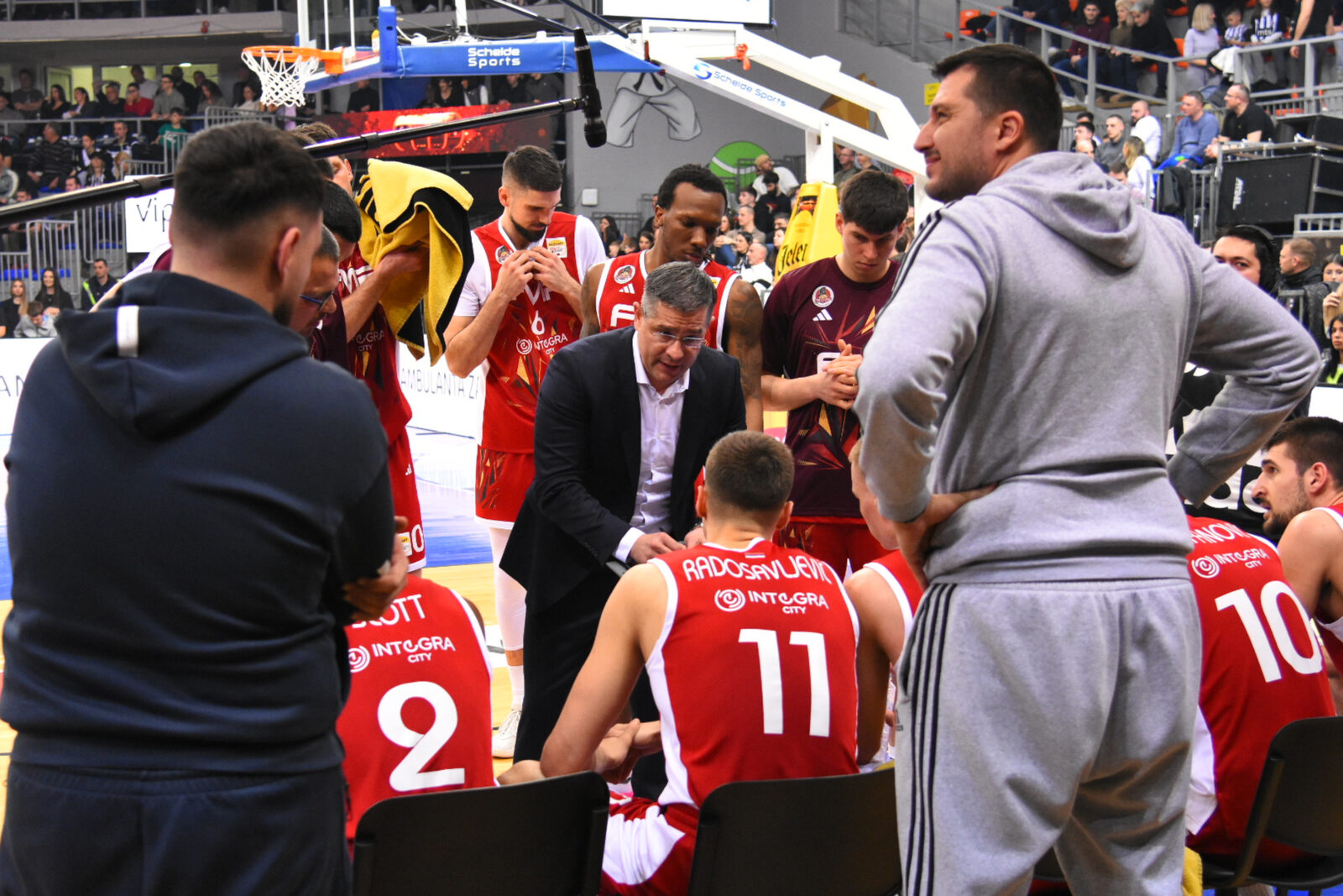 The quarterfinal match of the Mozart Cup Radivoj Korac between KK Partizan Mozart Bet and KK FMP was played in the Cair hall in Nis. Utakmica cetvrtfinala Mozzart Kup Radivoj Korac izmedju KK Partizan Mozzart Bet i KK FMP odigrana je u hali Cair u Nisu.