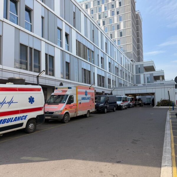 Urgentni centar, klinicki centar, kola hotne pomoći, hitna pomoć
