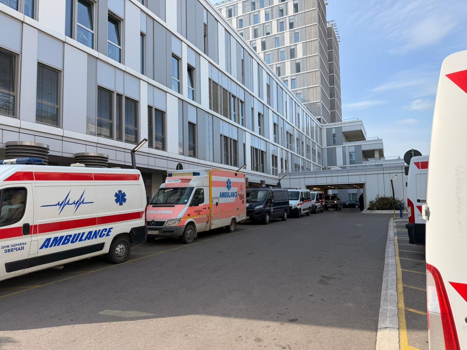 Urgentni centar, klinicki centar, kola hotne pomoći, hitna pomoć