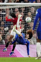 Marc Cucurella,Noussair Mazraoui