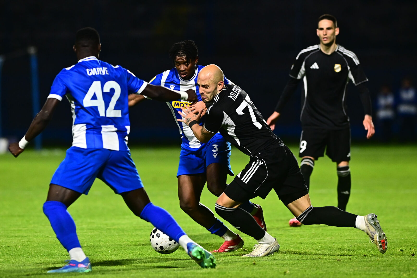 The match of the 32nd round of the Mozzart Bet Super League of Serbia between OFK Belgrade and FK Cukaricki was played at the Youth Stadium. Utakmica 32. kola Mozzart Bet Super liga Srbije izmedju OFK Beograd i FK Cukaricki odigrana je na Omladinskom stadionu.