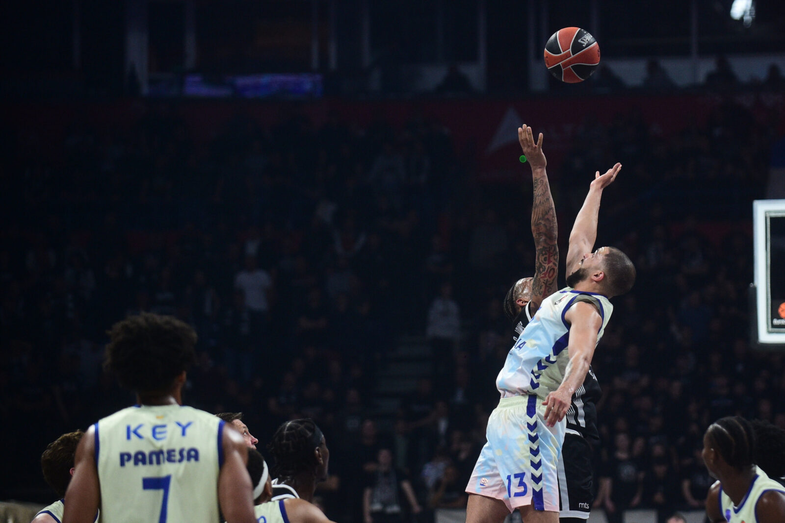 The match of the 34th round of the Turkish Airlines Euroleague between KK Partizan Mozzart Bet and BC Valencia Basket was played at the Belgrade Arena. Utakmica 34. kola Turkish Airlines Evrolige izmedju KK Partizan Mozzart Bet i BC Valencia Basket odigrana je u Beogradskoj Areni.