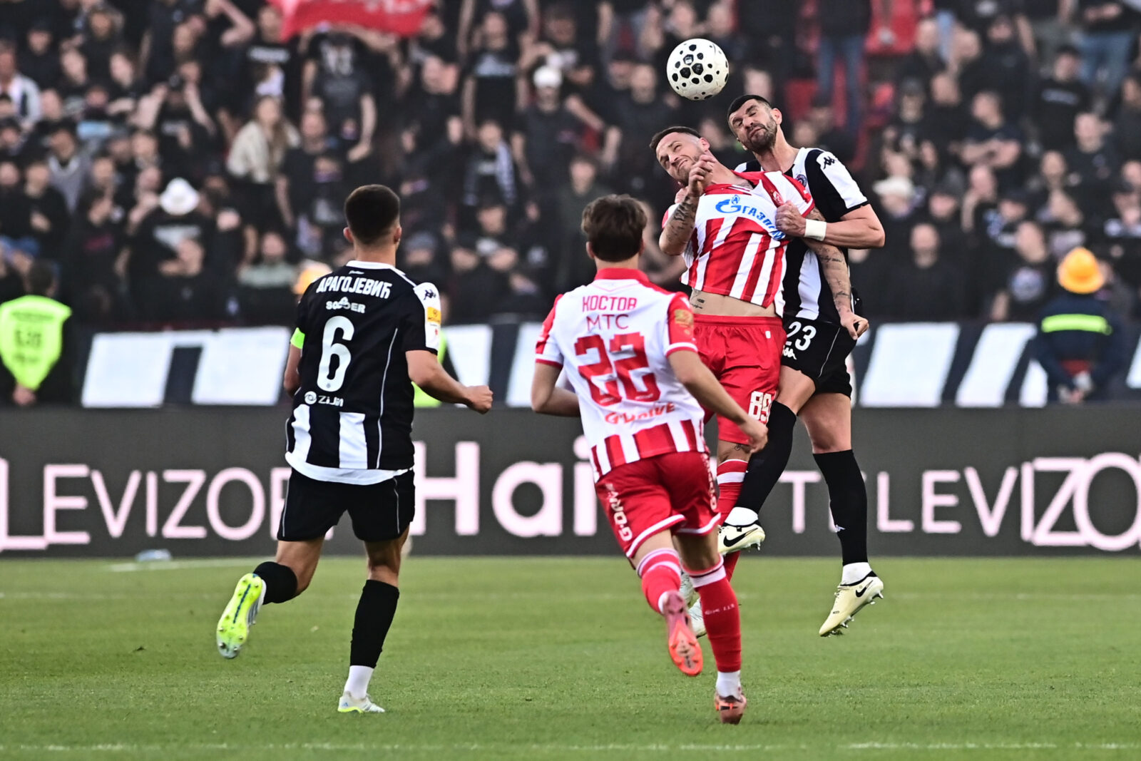 The match of the 33rd round of the Mozzart Super League of Serbia, the 179th eternal derby between FK Crvena zvezda and FK Partizan was played at the Rajko Mitic stadium. Utakmica 33. kola Mozzart Super lige Srbije, 179. veciti derbi izmedju FK Crvena zvezda i FK Partizan odigrana je na stadion Rajko Mitic.