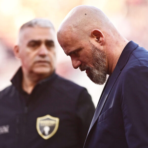 The match of the 33rd round of the Mozzart Super League of Serbia, the 179th eternal derby between FK Crvena zvezda and FK Partizan was played at the Rajko Mitic stadium. Utakmica 33. kola Mozzart Super lige Srbije, 179. veciti derbi izmedju FK Crvena zvezda i FK Partizan odigrana je na stadion Rajko Mitic.